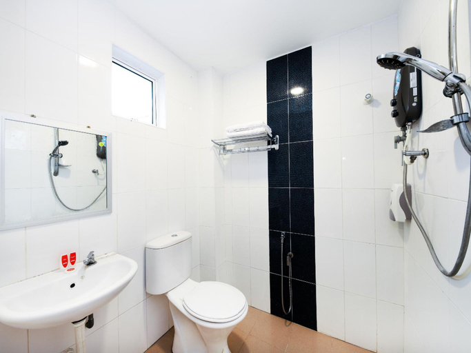 Bathroom 4, Lawten Hotel By Host Platinum , Malacca City