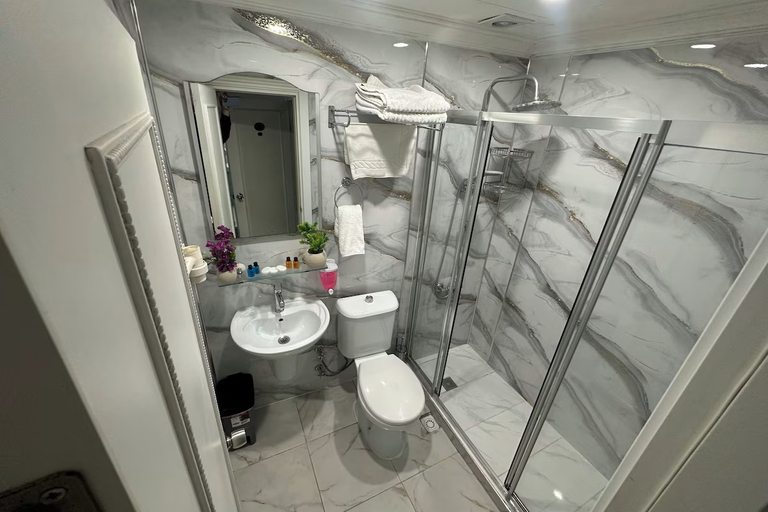 Bathroom 5, Santa Sophia Hotel, Fatih