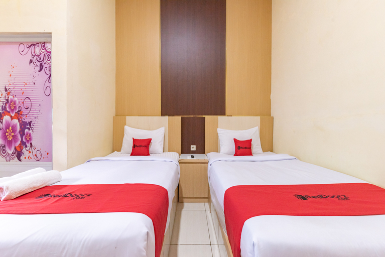 Bedroom 5, RedDoorz Near Alun Alun Slawi, Tegal