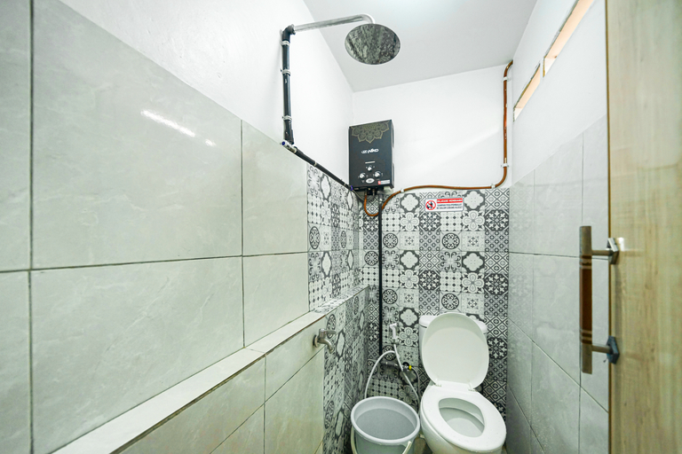 Bathroom 3, JM Guest House Lamaran RedPartner, Karawang