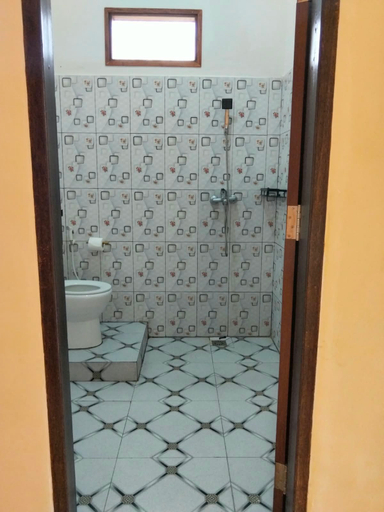 Bathroom 3, The Sanduk Inn, Tana Toraja