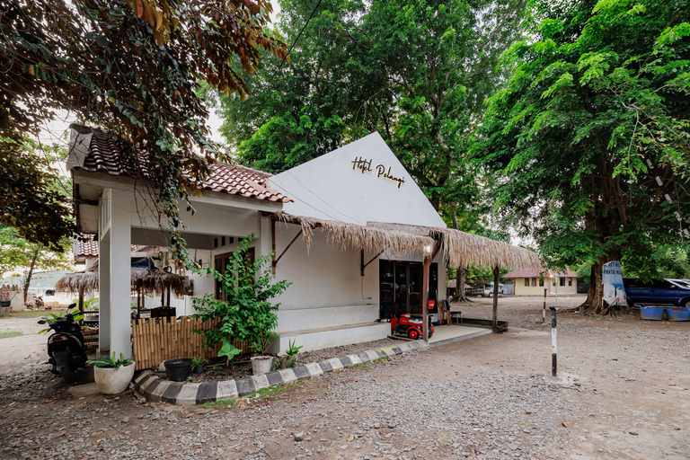 Exterior & Views 2, Hotel Pelangi Merak RedPartner, Cilegon