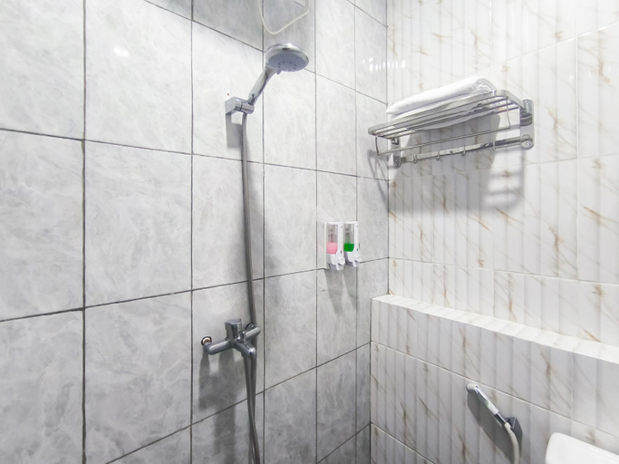 Bathroom 3, Urbanview Palito Hotel Samosir, Samosir