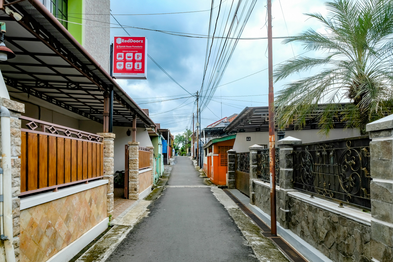 Others 3, RedDoorz @ Syariah House Purwokerto, Banyumas