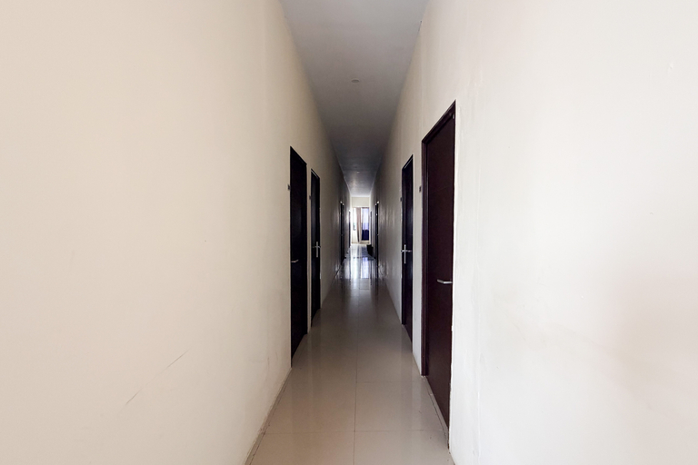 Others 5, RedDoorz @ Hotel Grand Singgasana Bitung, Bitung