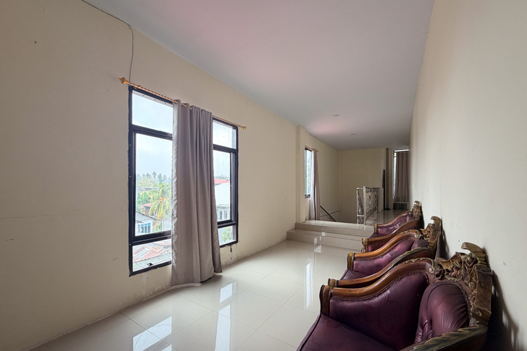 Others 3, RedDoorz @ Hotel Grand Singgasana Bitung, Bitung