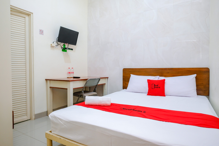 Others 1, RedDoorz @ Syariah House Purwokerto, Banyumas