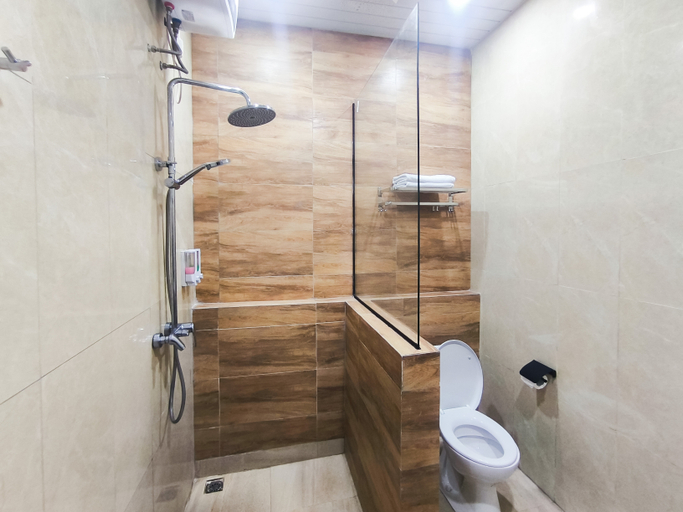 Bathroom 2, Urbanview Palito Hotel Samosir, Samosir