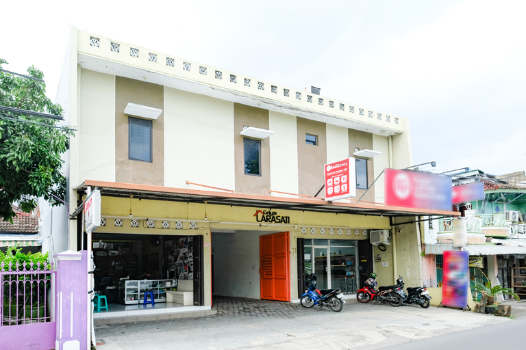 Exterior & Views 2, RedDoorz Syariah near Assalaam - UMS, Sukoharjo
