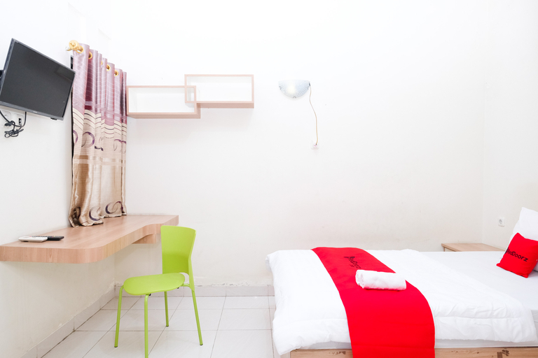 Bedroom 4, RedDoorz Syariah near Assalaam - UMS, Sukoharjo