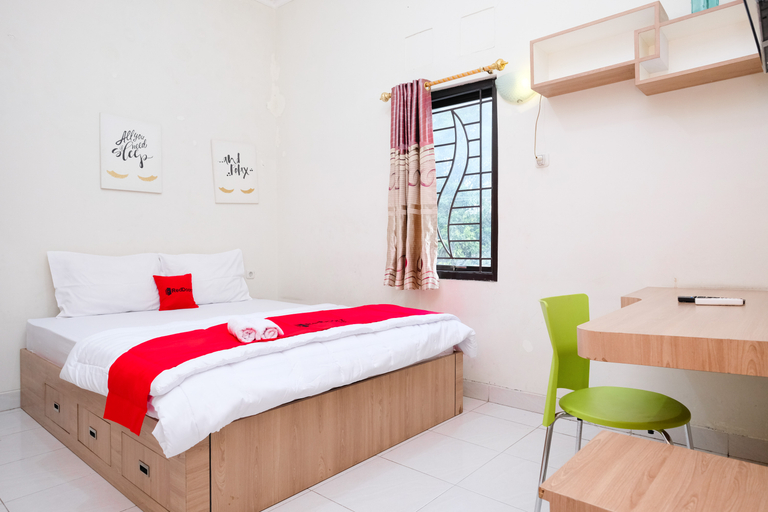 Bedroom 3, RedDoorz Syariah near Assalaam - UMS, Sukoharjo