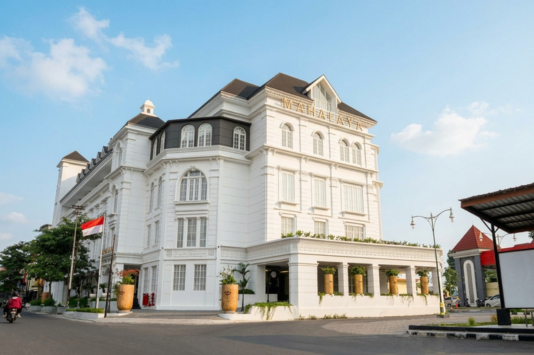 Exterior & Views 4, MAHALAYA The Legacy Hotel, Solo