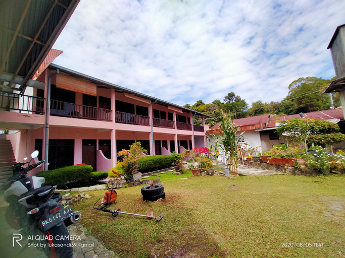 Bernard Guest House & Resto RedPartner, Samosir