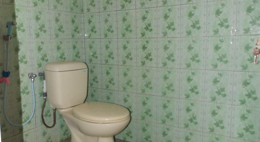 Bathroom 5, Hotel Putra Sindang Asih, Pangandaran