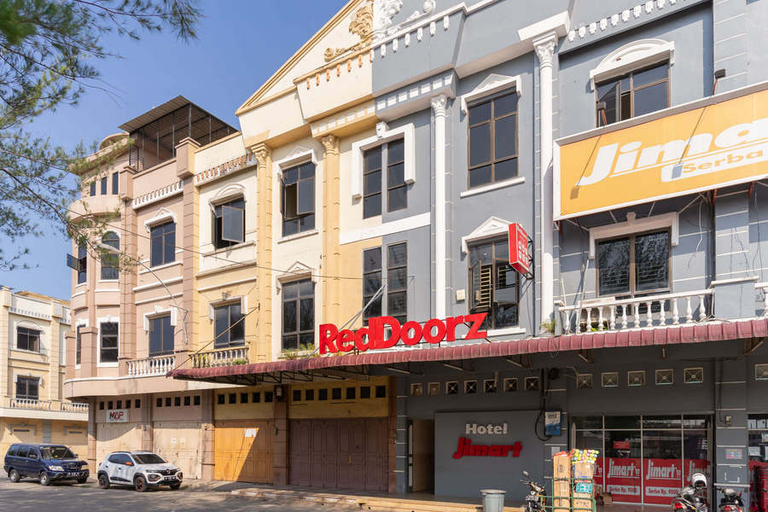 Exterior & Views 2, RedDoorz @ Komplek MMTC Deli Serdang, Medan