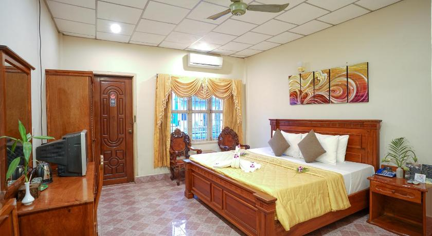 Bedroom 5, Royal Hotel, Svay Pao