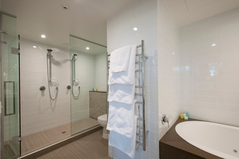 Bathroom 4, The George, Christchurch
