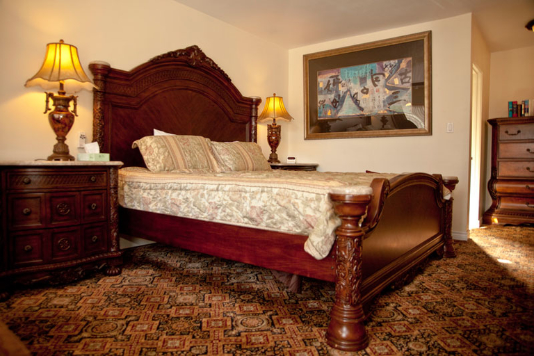 Bedroom 2, The Classic Horseshoe Bay Motel, Greater Vancouver