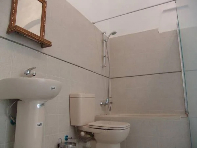 Bathroom 4, Royal Hotel, Qasr an-Nil
