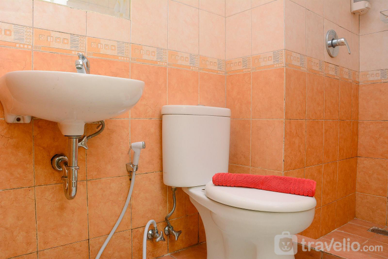 Bathroom, Good Location @ 2BR City Home MOI Apartment, North Jakarta