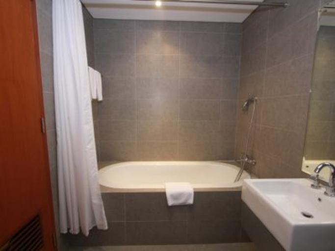 Bathroom, Royal Suite Balikpapan, Balikpapan