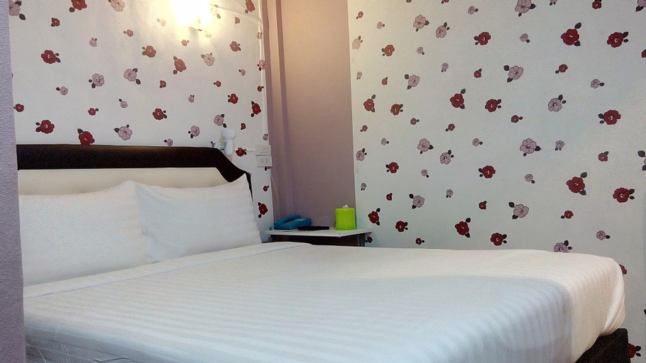 Bedroom, 14 Plus 1 Hotel, Khlong San