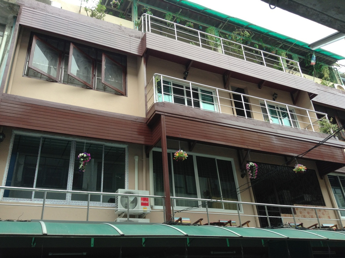 Exterior & Views 4, 14 Plus 1 Hotel, Khlong San