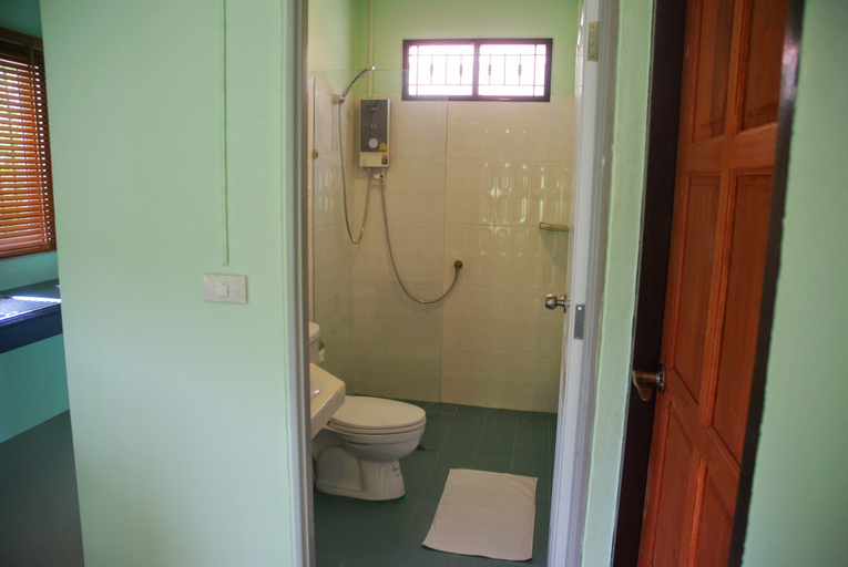 Bathroom, Anacar Bungalows, Mueang Krabi