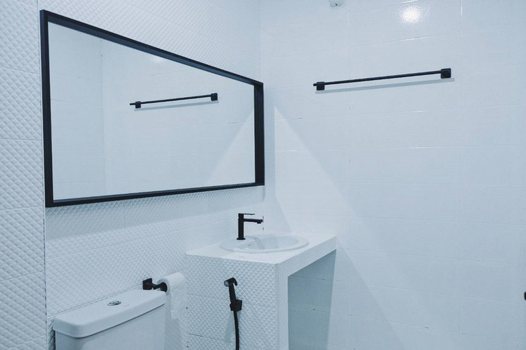 Bathroom 5, Blu Monkey Phi Phi Island, Mueang Krabi