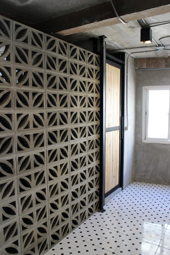 Bathroom 4, The White Den Sukhumvit 44, Khlong Toey