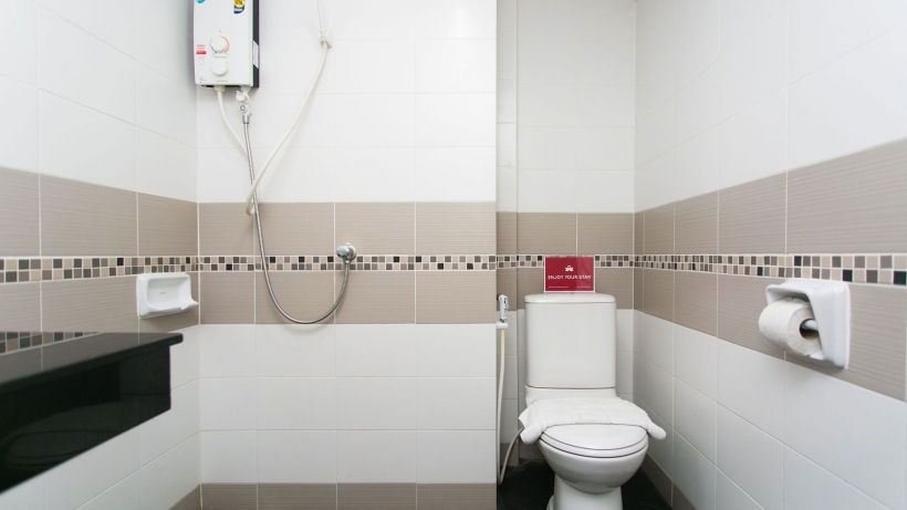 Bathroom, ZEN Rooms Patong Nanai 8, Phuket Island