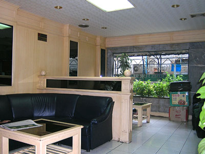 Public Area, Woodlands Hostel, Bang Rak
