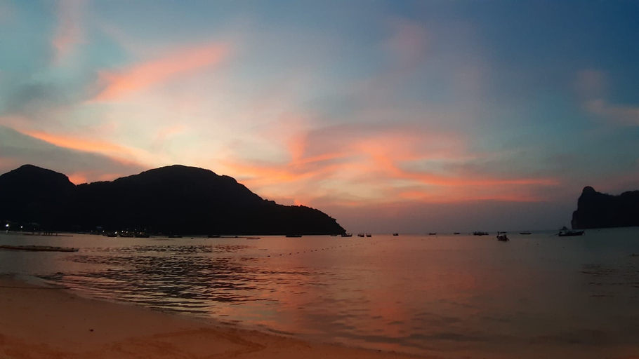 Exterior & Views 3, Blanco Beach Bar Hostel, Mueang Krabi