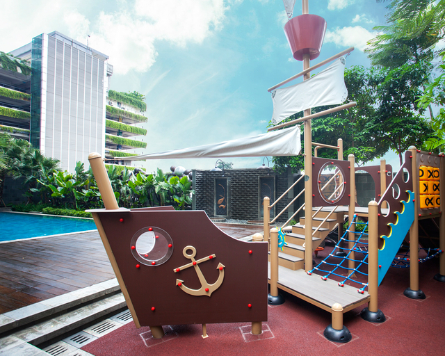 Family & Kids 4, Cozy 2BR at Kemang Village Apartment By Travelio, South Jakarta