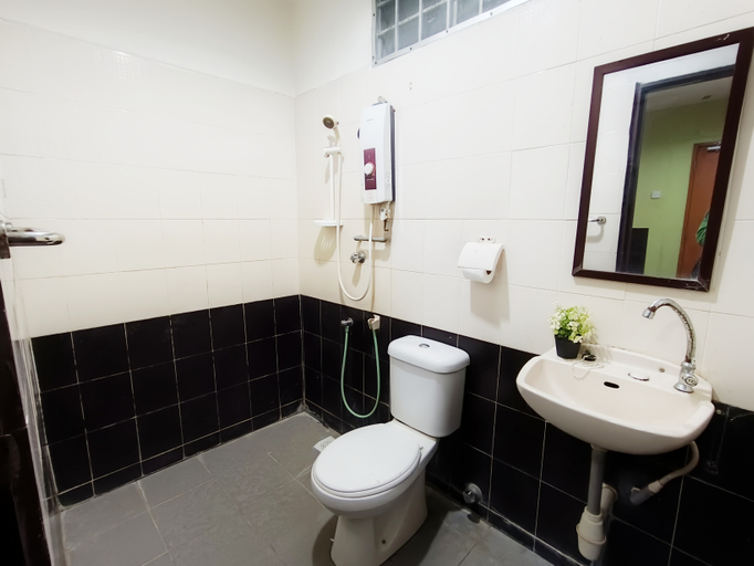 Bathroom 5, Hotel Musfa, Kota Bharu