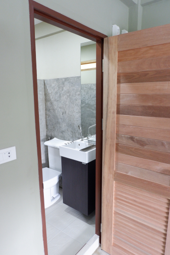 Bathroom 4, Home'81, Wang Thonglang