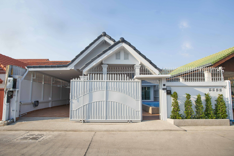 Exterior & Views, Gala Express, Pattaya
