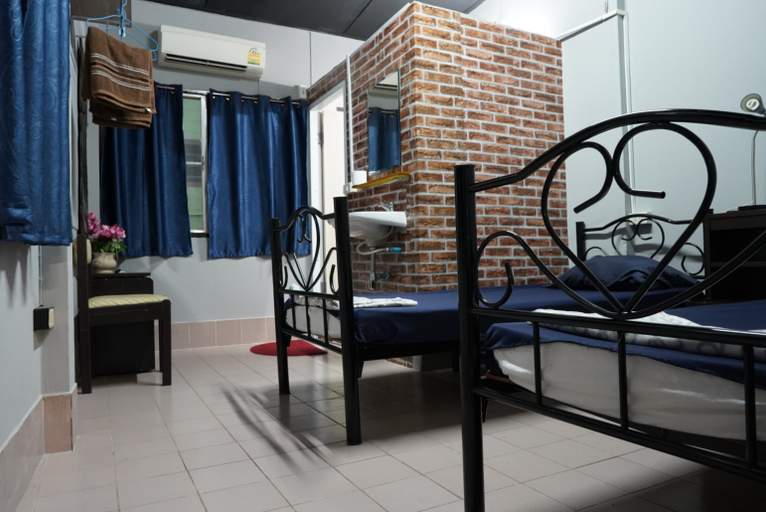 Bedroom 5, Norch's Hostel, Phra Nakhon