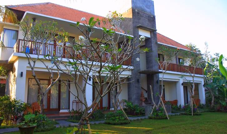 Exterior & Views