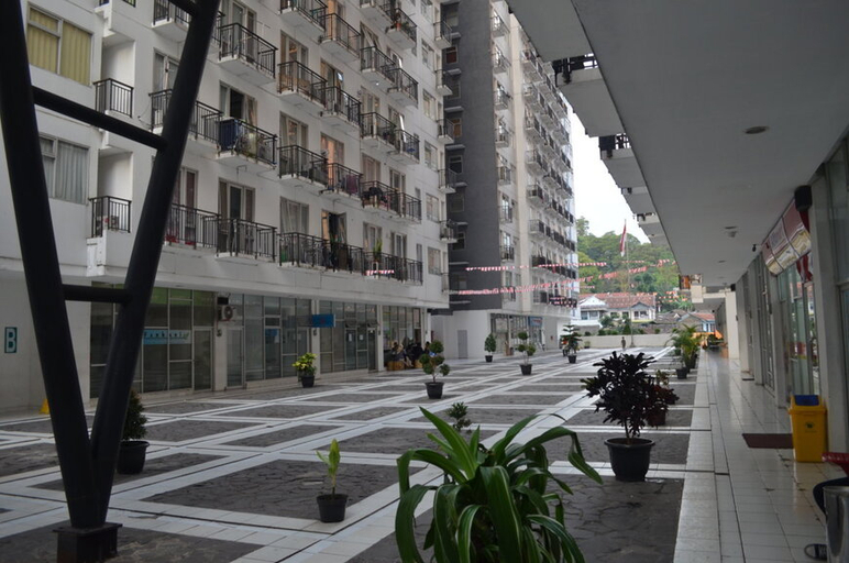 Public Area 2, Transit Room at The Jarrdin Apartment, Bandung