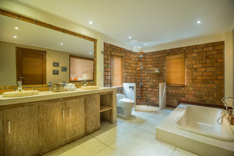 Bathroom 5, Jessica Estate, Badung