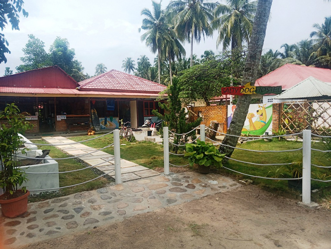 Exterior & Views 2, Salty Dog Hostel, South Nias