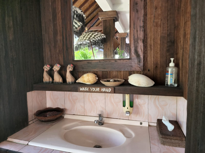 Bathroom, Mai Malu, Jembrana