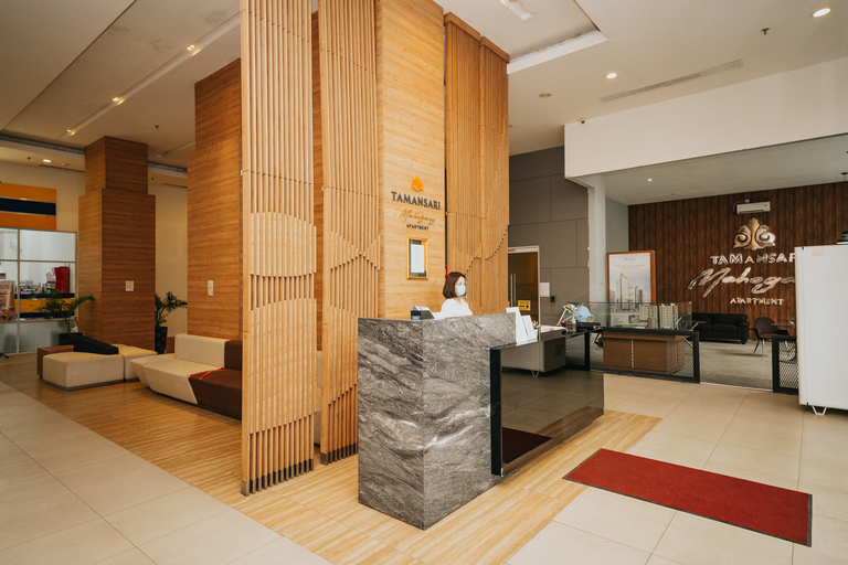 Public Area 2, Cozy Stay Studio at Tamansari Mahogany Karawang Apartment By Travelio, Karawang