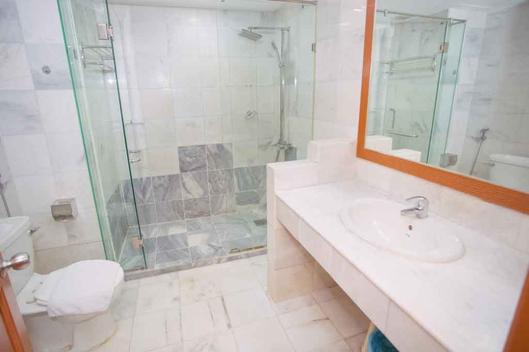 Bathroom, Pelican Hotel, Batu Pahat