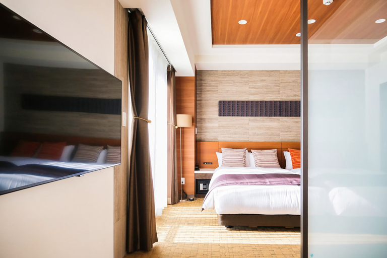 Bedroom 5, Luxcare Hotel, Osaka