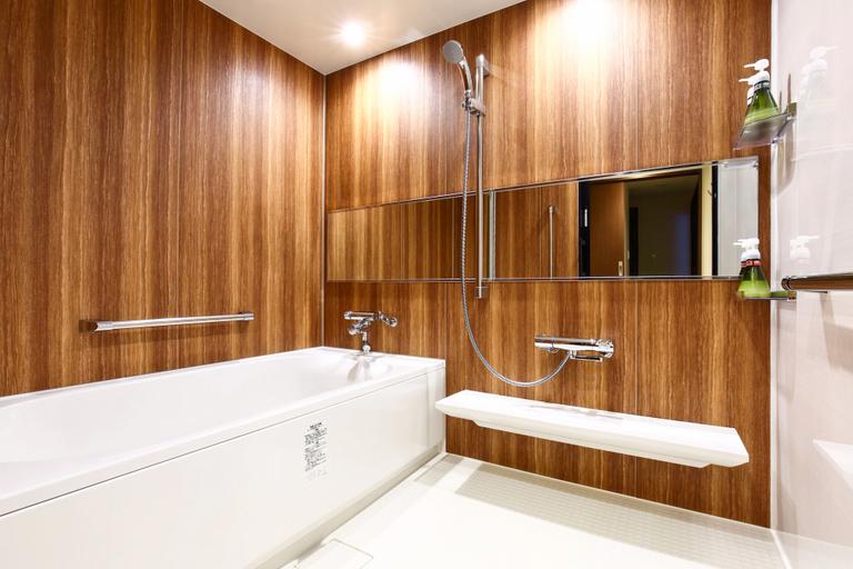 Bathroom 5, Luxcare Hotel, Osaka
