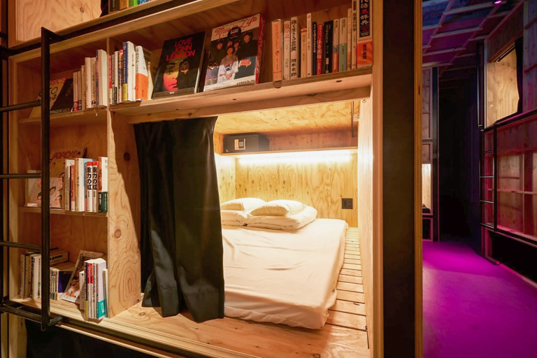 Book And Bed Tokyo Shinjuku - Bedroom