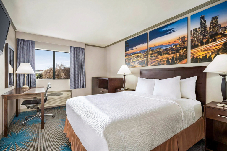Bedroom 3, Baymont by Wyndham Monterey Park, Los Angeles