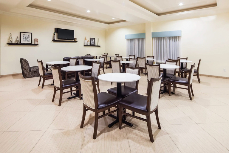 Food & Drinks 5, La Quinta Inn & Suites by Wyndham Inglewood, Los Angeles